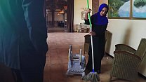 ARABS EXPOSED - Poor Janitor Gets Extra Money F... Konulu Porno