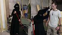 TOUR OF BOOTY - Muslim Woman Sweeping Floor Get... Konulu Porno