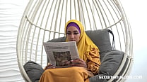 Tired wife in hijab gets sexual energy Konulu Porno